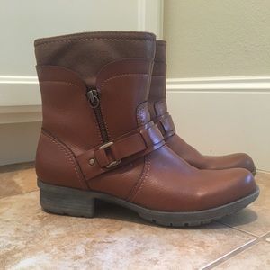 Clarks Riddle Avant boots 💝